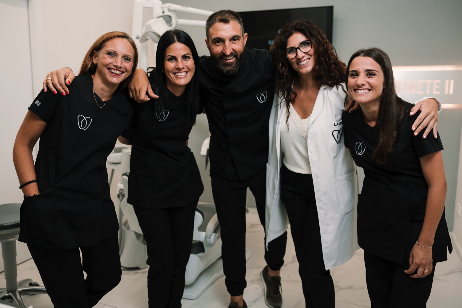 Este es el equipo de profesionales de la clínica dental David Madrid en Valencia